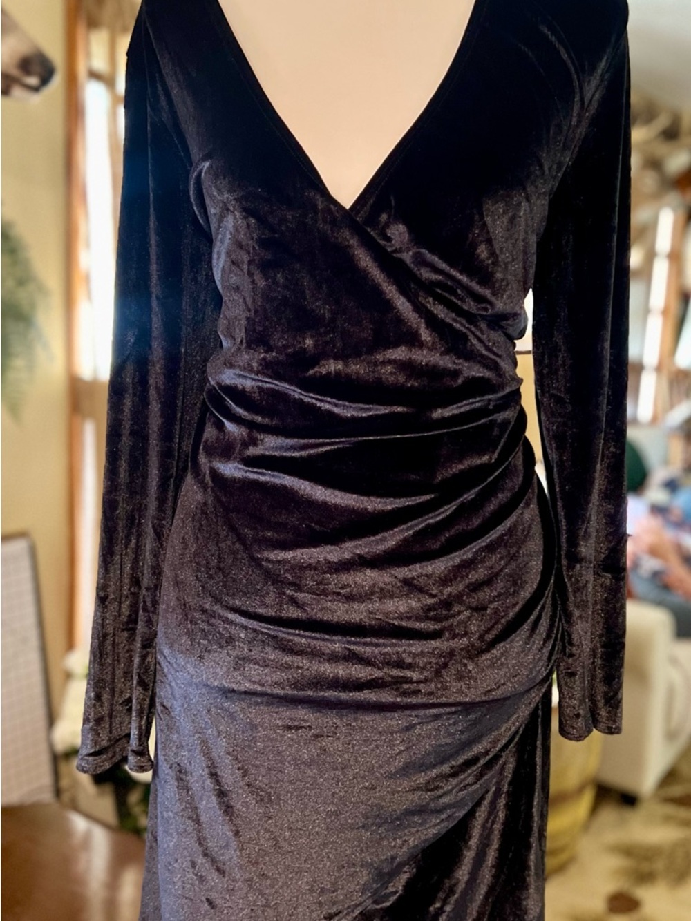 Women's Sexy Black Velvet Long-Sleeve Wrap Dress
